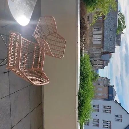 Ayob Lägenhet *